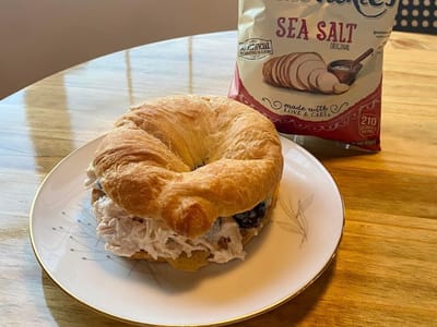 Cafe 82:3- 9th Street