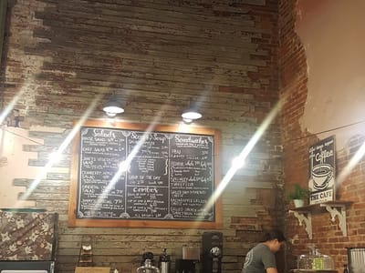 Cafe At Fourth & Cherry