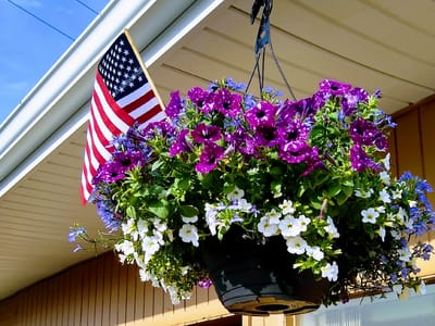 Cafe at the Crossings