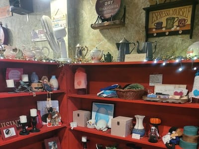 Cally's Cafe & Coffee