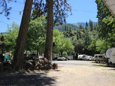 Caribou Crossroads RV Park Café