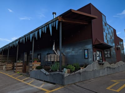 Caverna Coffee & Bistro