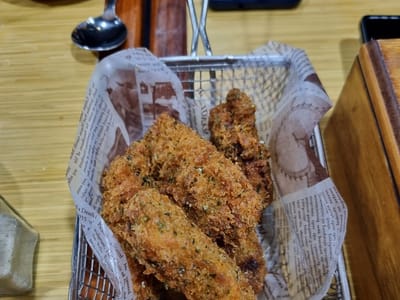 치킨 펍 앤 카페 Chicken Pub & Cafe