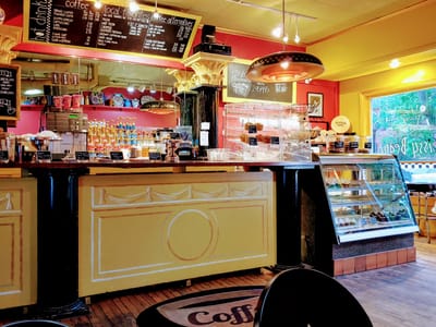 Chrissy Beanz Bakery & Café