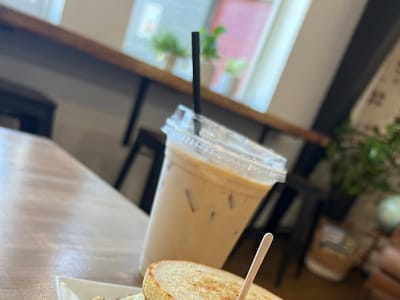 Clugston's Market & Cafe