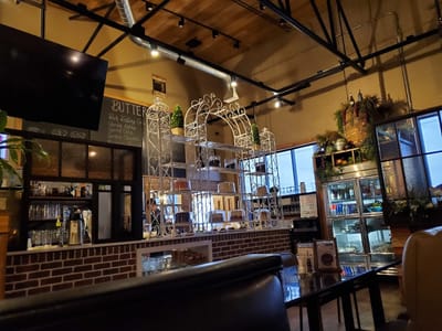 Coco's Cafe and Wine Bar