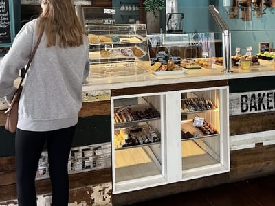 Colsie Coffee & Bakeshop