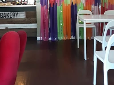 Colsie Coffee & Bakeshop