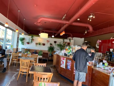 Common Ground Coffee & Cupcakes