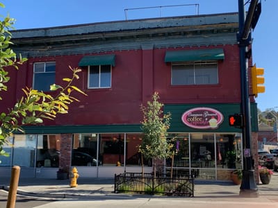 Common Ground Coffee & Cupcakes