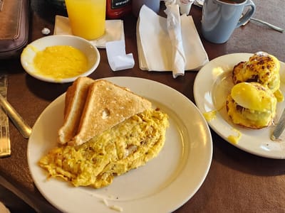 Common Grounds Coffee House & Cafe