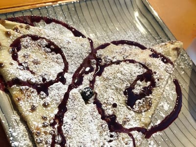 Crêpes de Luxe Cafe