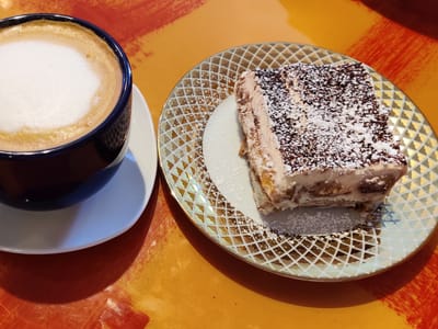 Crêpes de Luxe Cafe