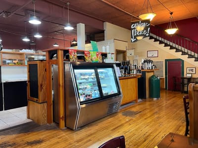 Cranberry's Grocery & Eatery