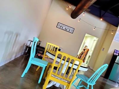 Cravings Coffee Bar and Bistro