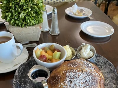 Croissants Bistro & Bakery