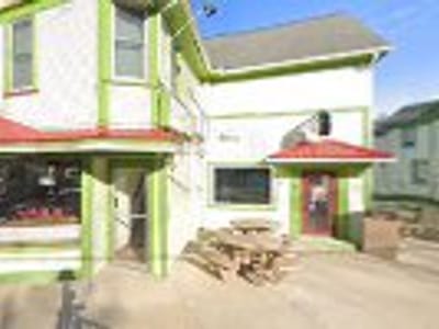 Crossroad Cafe and Bakery