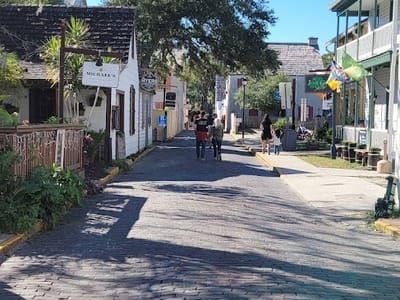 Crucial Coffee Café