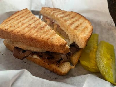 Daily Grind Café & Creamery