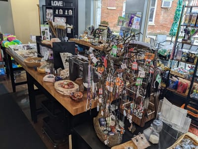 Daisy Kay Crystals, Coffee, & Gifts