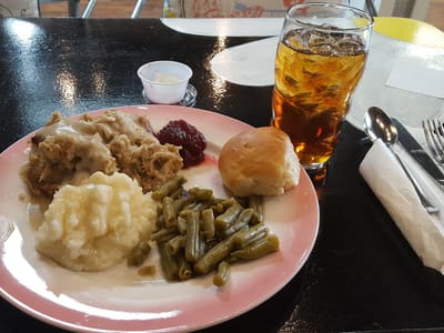 Daisy's Lunchbox Cafe and Bakery