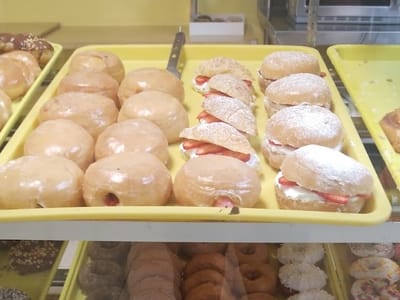 Daylight Donuts Liberal