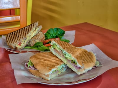 De Colores Ice Cream & Coffee