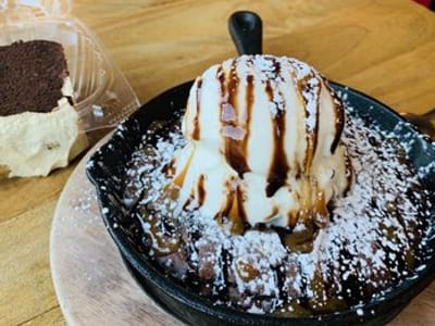 Decadent Dessert Bar Macon - Downtown