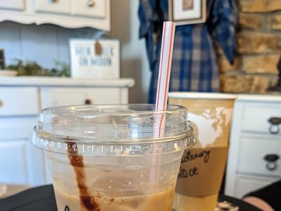 Dee Dee's Main Street Coffee & Decor