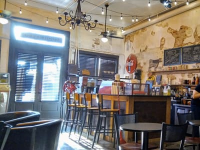 DEERING'S GENERAL STORE & NIB'S COFFEE BAR