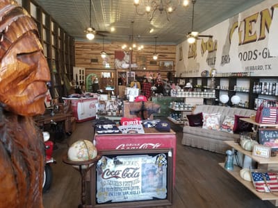 DEERING'S GENERAL STORE & NIB'S COFFEE BAR