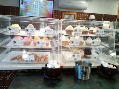 Dino's 24 Karrot Cakes