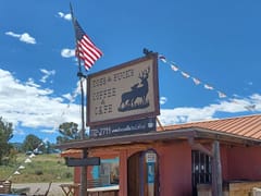 Does & Bucks Mobile Coffee & Cafe