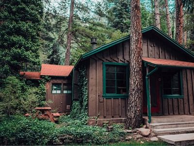 Don Hoel's Cabins, Coffee House & Shop