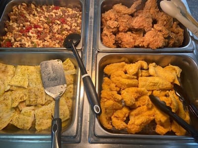 Dora's Sale Barn Cafe