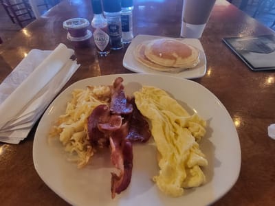 Double Shot Coffee Lounge