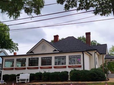 Editions - Coffee and Bookstore