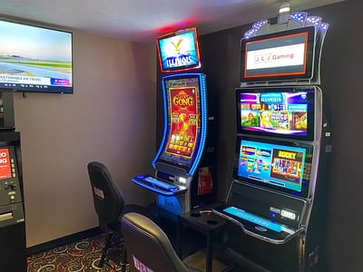 Emily's Slots and 121 Coffee Run Lounge