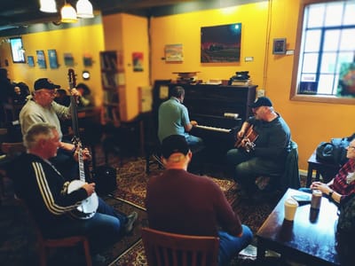 Emporium Wines & Underdog Café