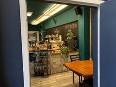 Evelyn's Coffee & Banh Mi