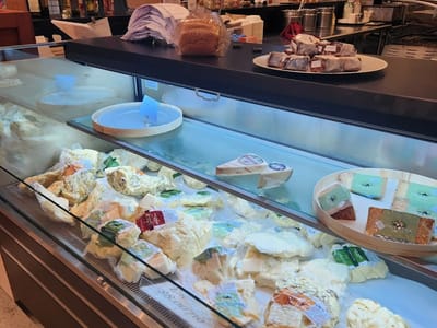 Face Rock Creamery - Coos Bay Village Cafe