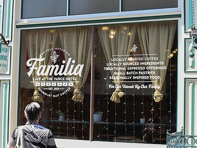 Familia Café in Eureka