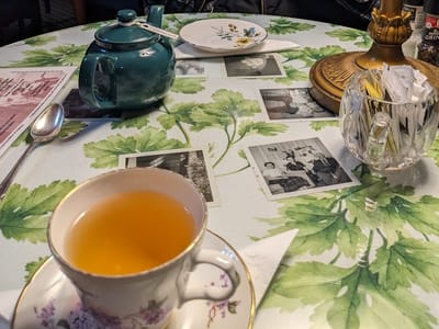 Four Seasons Tea Room