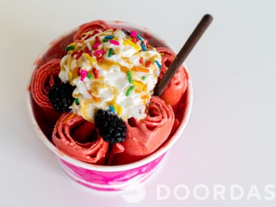 Freezing Milk Rolling Ice Cream & Boba Tea