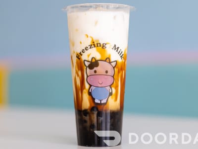 Freezing Milk Rolling Ice Cream & Boba Tea