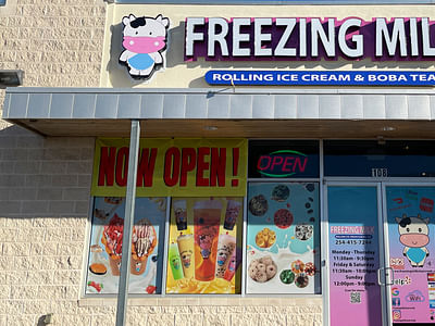 Freezing Milk Rolling Ice Cream & Boba Tea