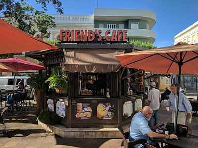 Friend's Café