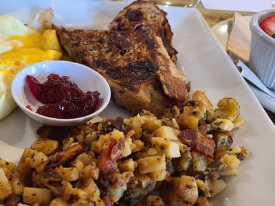 Full Circle Café & Espresso Bar