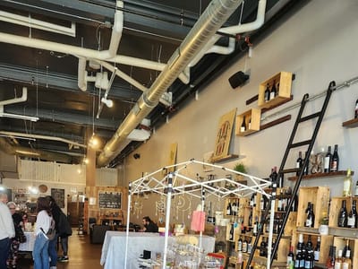 Gaston Pour House: Drinks, Food, Coffee & Lounge