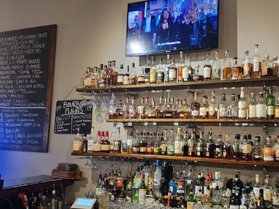 Gaston Pour House: Drinks, Food, Coffee & Lounge